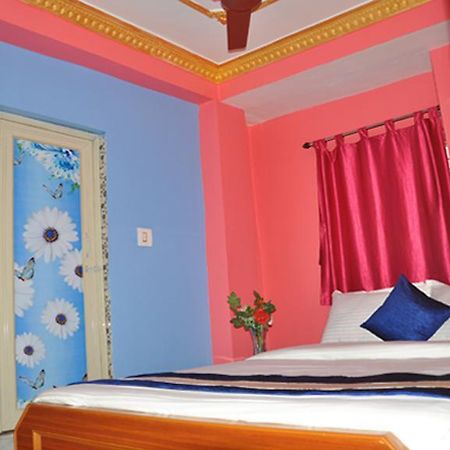 H C N Guest House Calcutta Exteriör bild