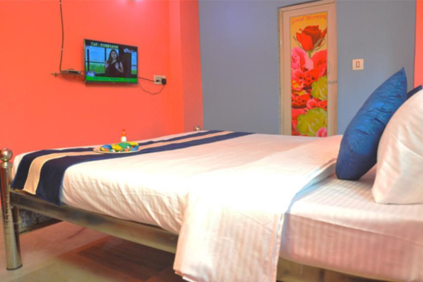 H C N Guest House Calcutta Exteriör bild